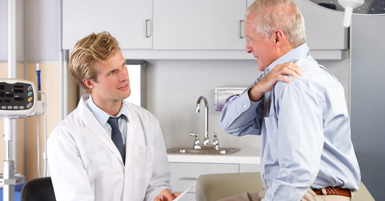 Patient discussing about shoulder pain