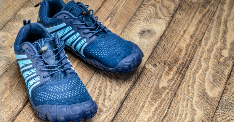 Barefoot cross training and running shoe